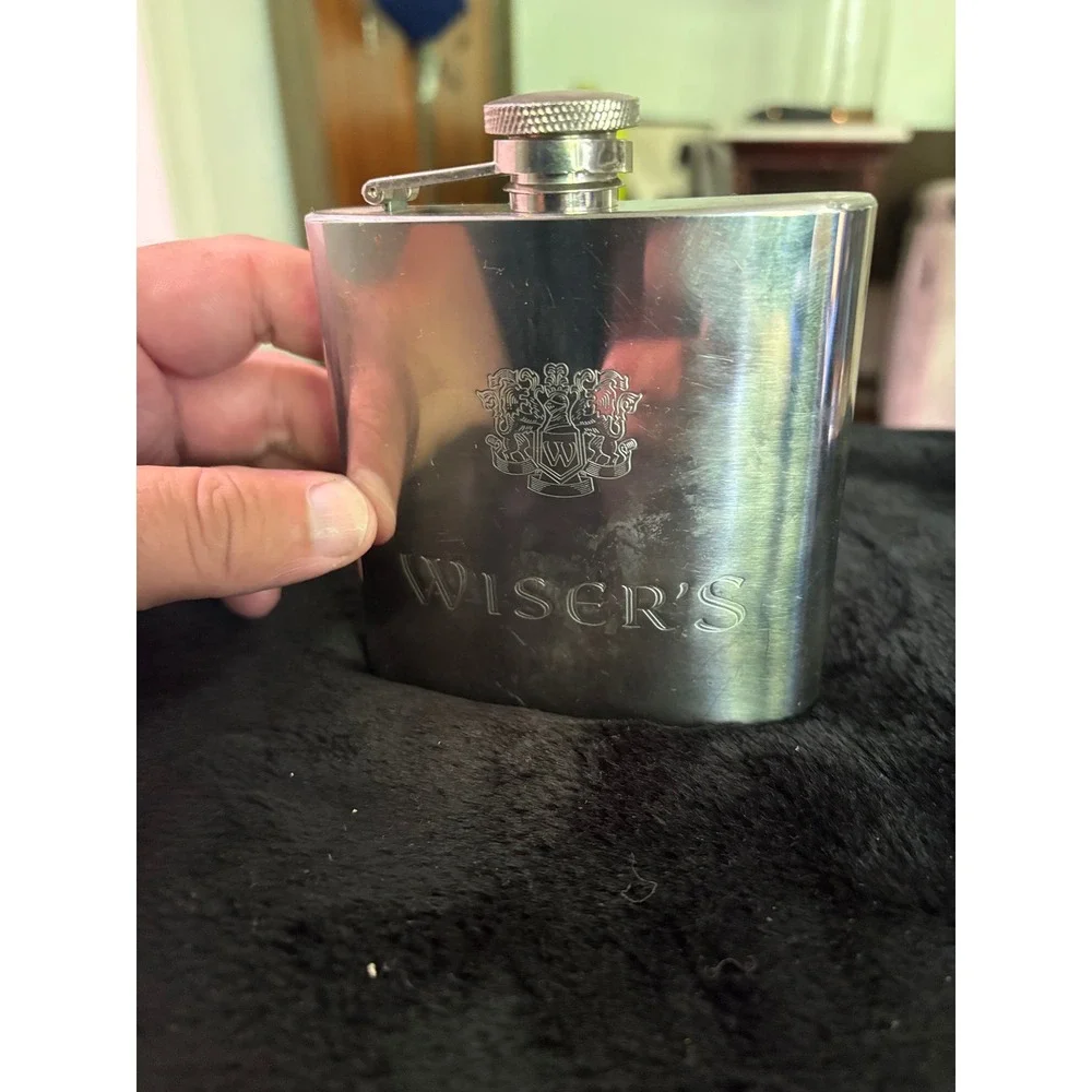 Wiser's Deluxe Whisky Stainless Steel Hip Flask 6oz Captive Cap Silver Tone